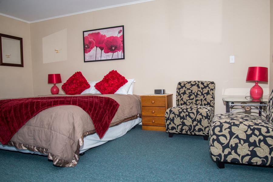 Te Waka Lodge Te Anau Buitenkant foto