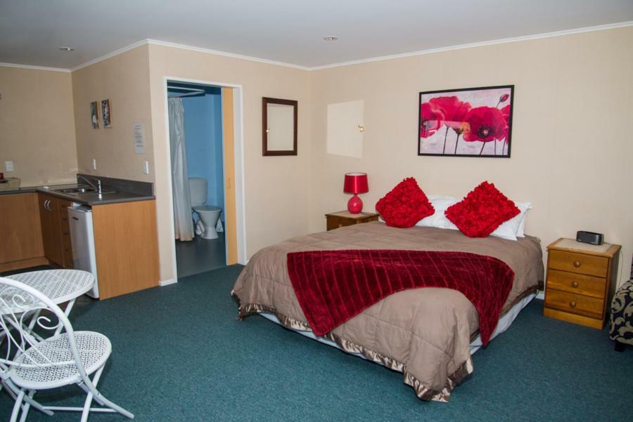Te Waka Lodge Te Anau Buitenkant foto